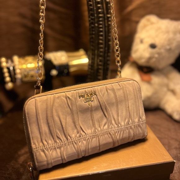 PRADA Authentic, Clutch, Bifold Wallet, Crossbody. - Picture 4 of 16